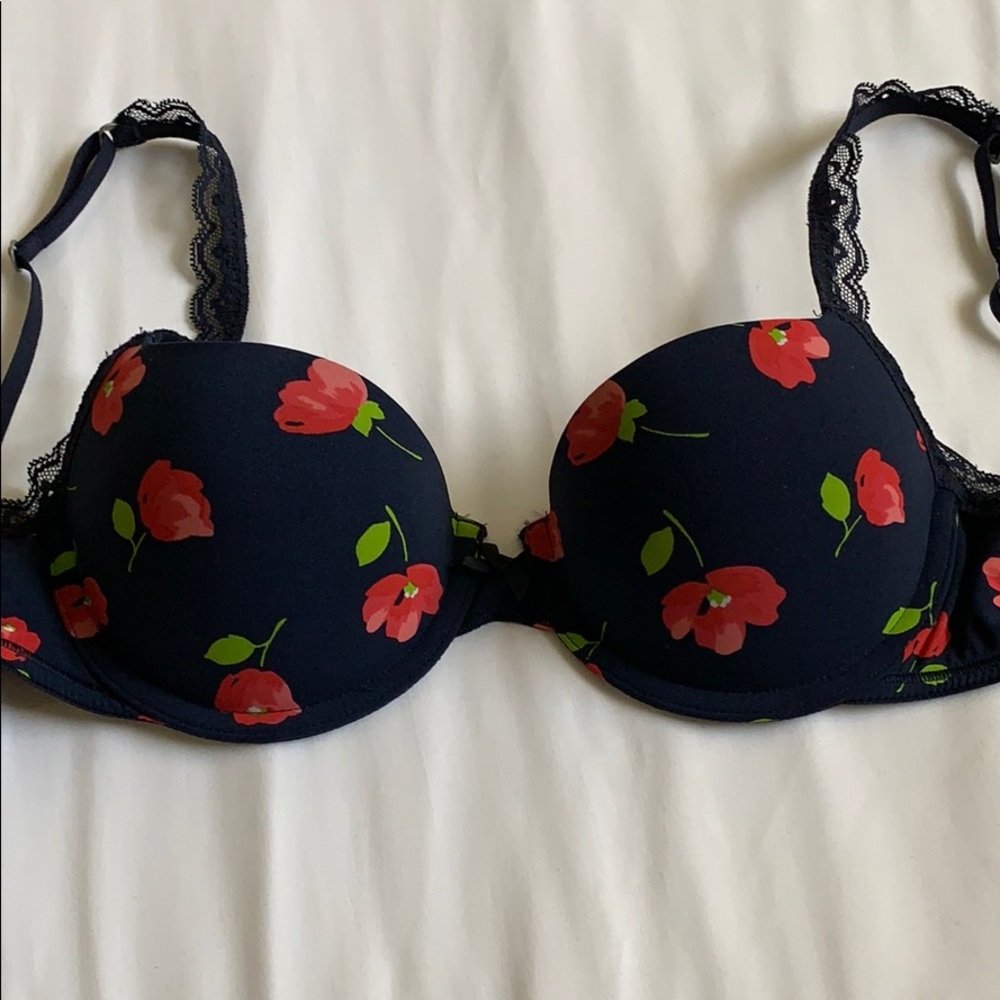 2FOR15 Gilly Hicks push-up bra